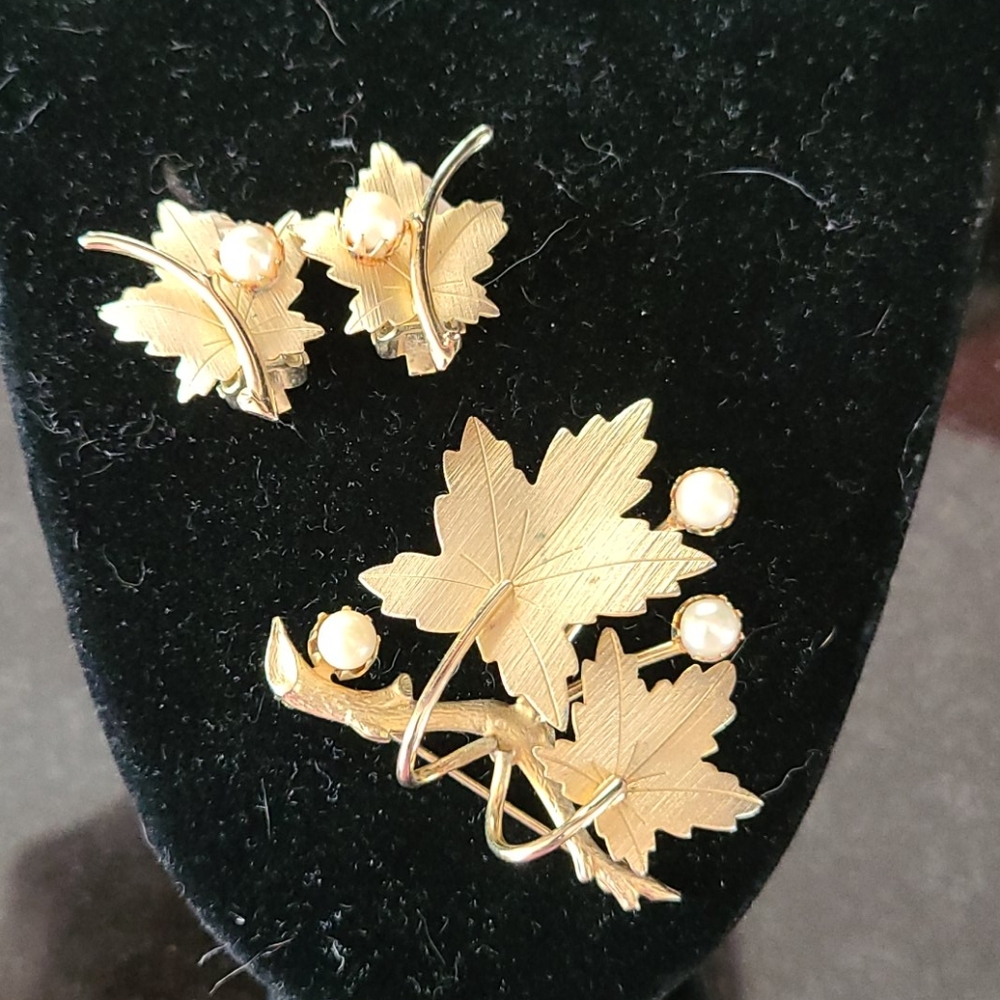 Vintage gold and pearl earrings and pin